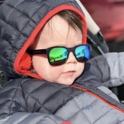 Óculos de Sol Infantil Flexível com Garantia de 1 ano Roshambo Baby - Bebê com óculos na cor preto